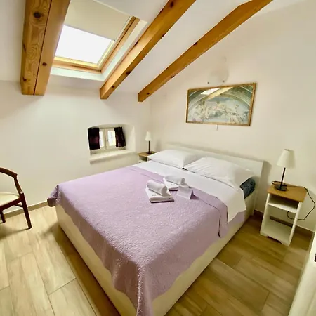 Oda ve Kahvaltı Palac
