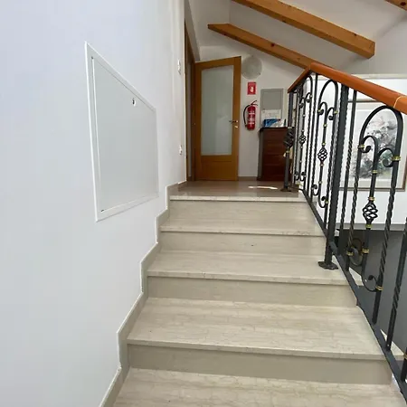 לינה וארוחת בוקר Palac 3*