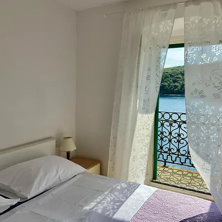 krevet i doručak Palac 3*