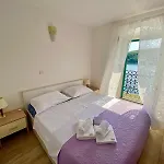 Palac 3* Valun