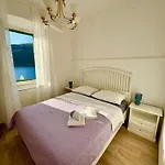 Palac 3* Valun