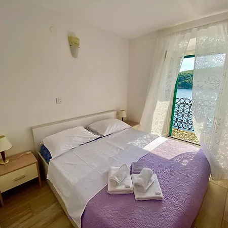 Palac 3* Valun