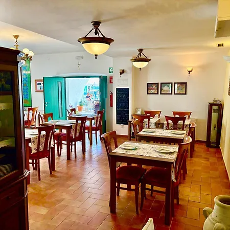 Palac 3* Valun