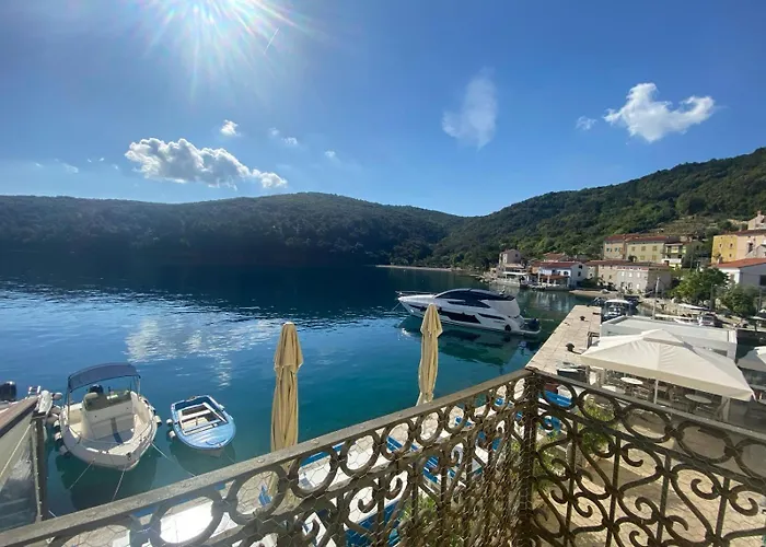 Palac Bed and breakfast