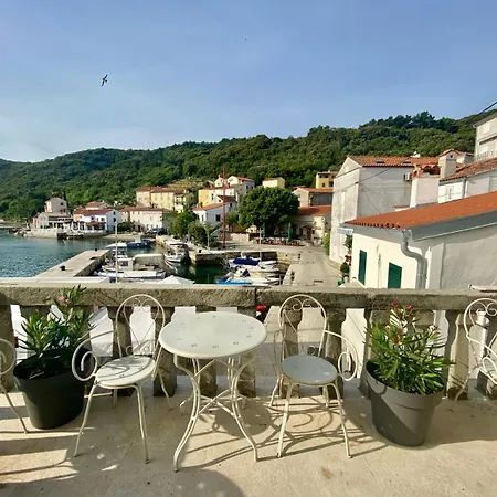 Palac Couette-café 3*