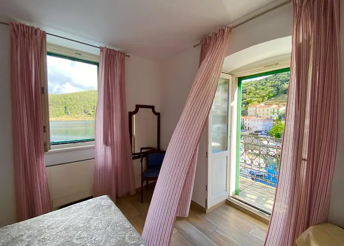 Palac Couette-café 3*